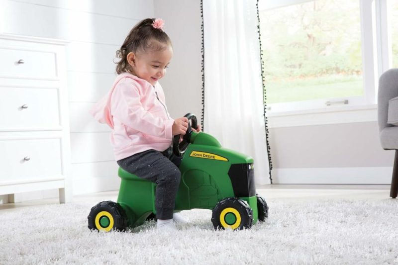 Giocattoli a spingere e trascinare | John Deere Sit ‘N Scoot Trattore Gioco – Giocattolo a Pedali per Bambini – Giocattoli Trattore John Deere per Bambini – 20 x 9.8 x 16.15 Pollici – Verde – Età 2 Anni E Più